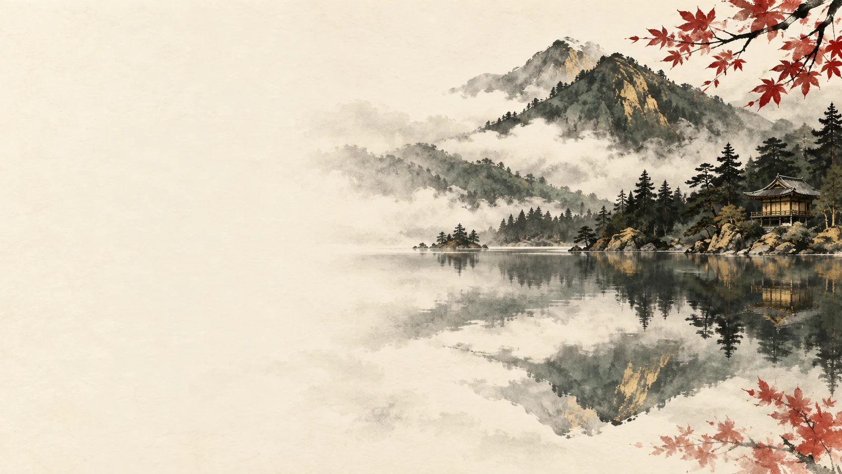 Bergsee mit Spiegelung von Wolken und Kiefern