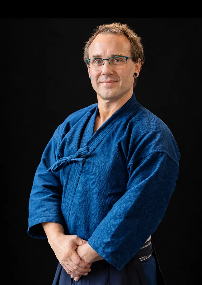 Volker Regh im blauen Trainingsanzug